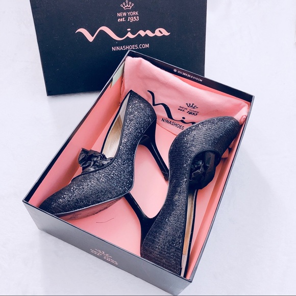 Shoes - Nina New York Zelda Glitter Pumps in Black.